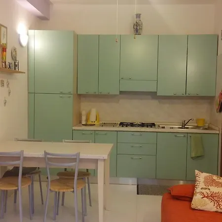 Vakantiehuis Violet Garden - *